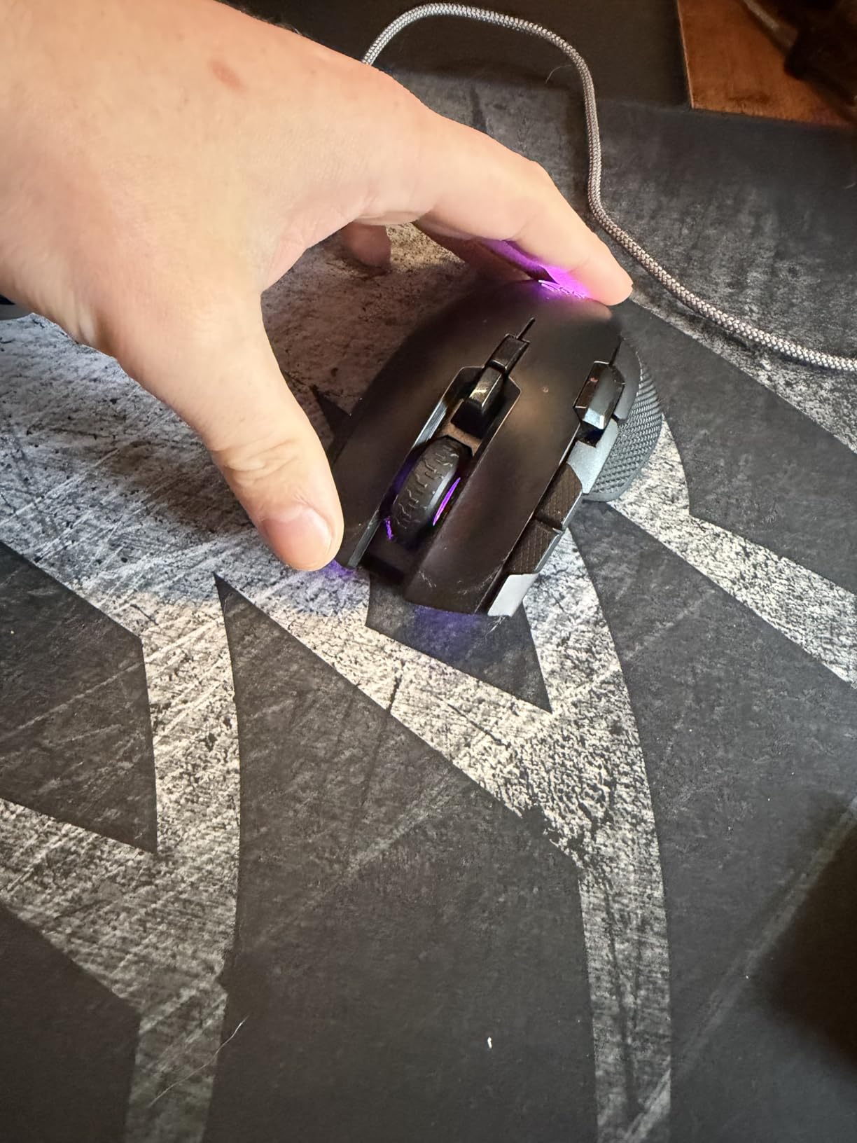 Corsair IRONCLAW Wireless SE Gaming Mouse – Black | 26,000 DPI, Ergonomic Design for Larger Hands, 10 Programmable Buttons, for MOBA, FPS, MMO customer photo 2