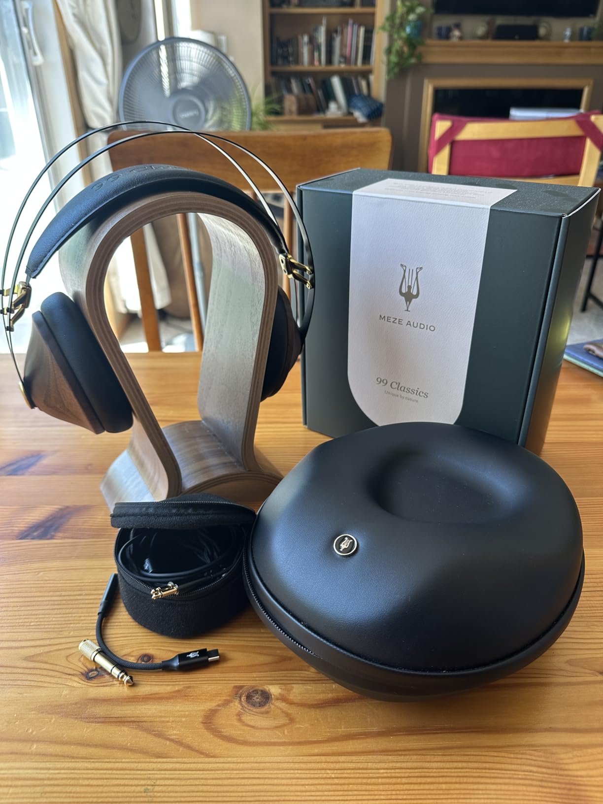 MEZE AUDIO | 99 Classics Second Gen | Wooden Closed-Back Headphones for Audiophiles | Gaming | Podcasts | Wired Over-Ear Headphones with 3.5 mm to USB-C Adapter and Self-Adjusting Headband customer photo 1