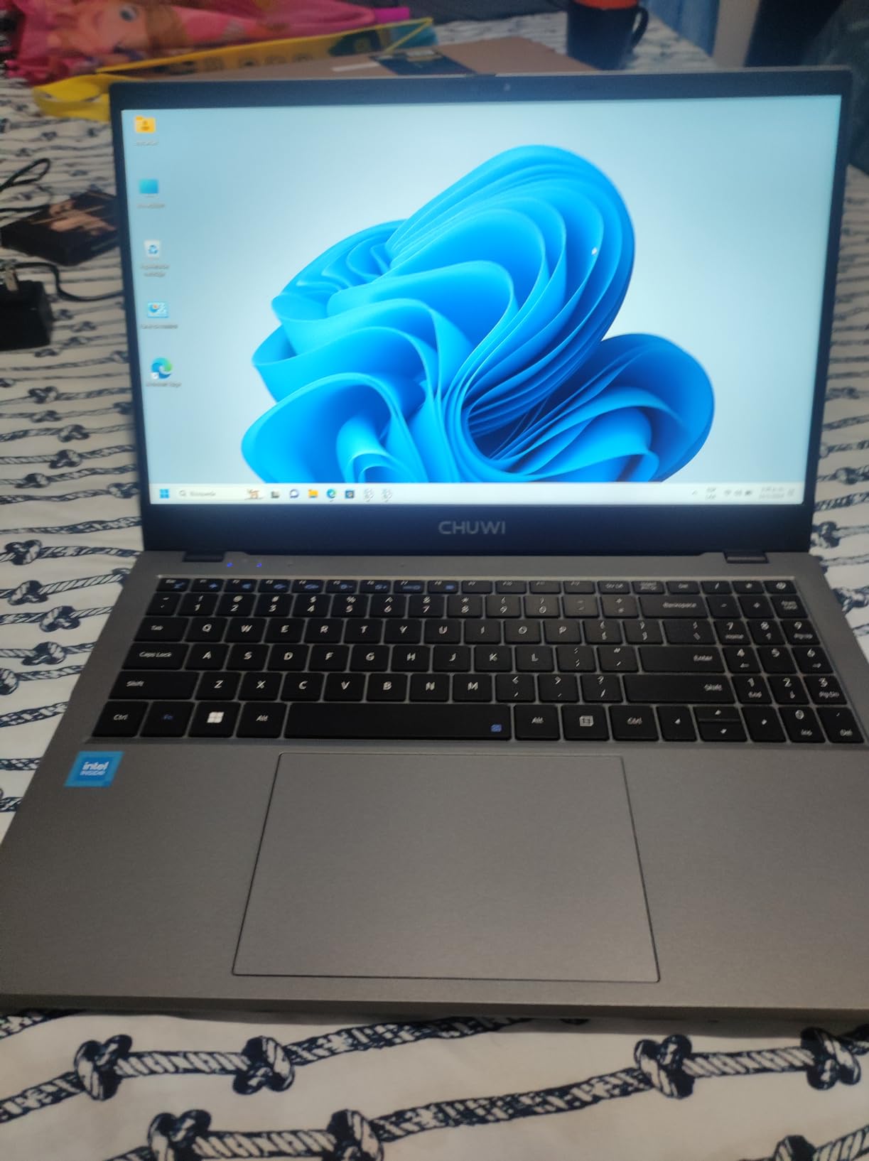CHUWI Gaming Laptop, 16GB RAM 512GB SSD, AMD Ryzen 5 (Beat i7-1355U) customer photo 1