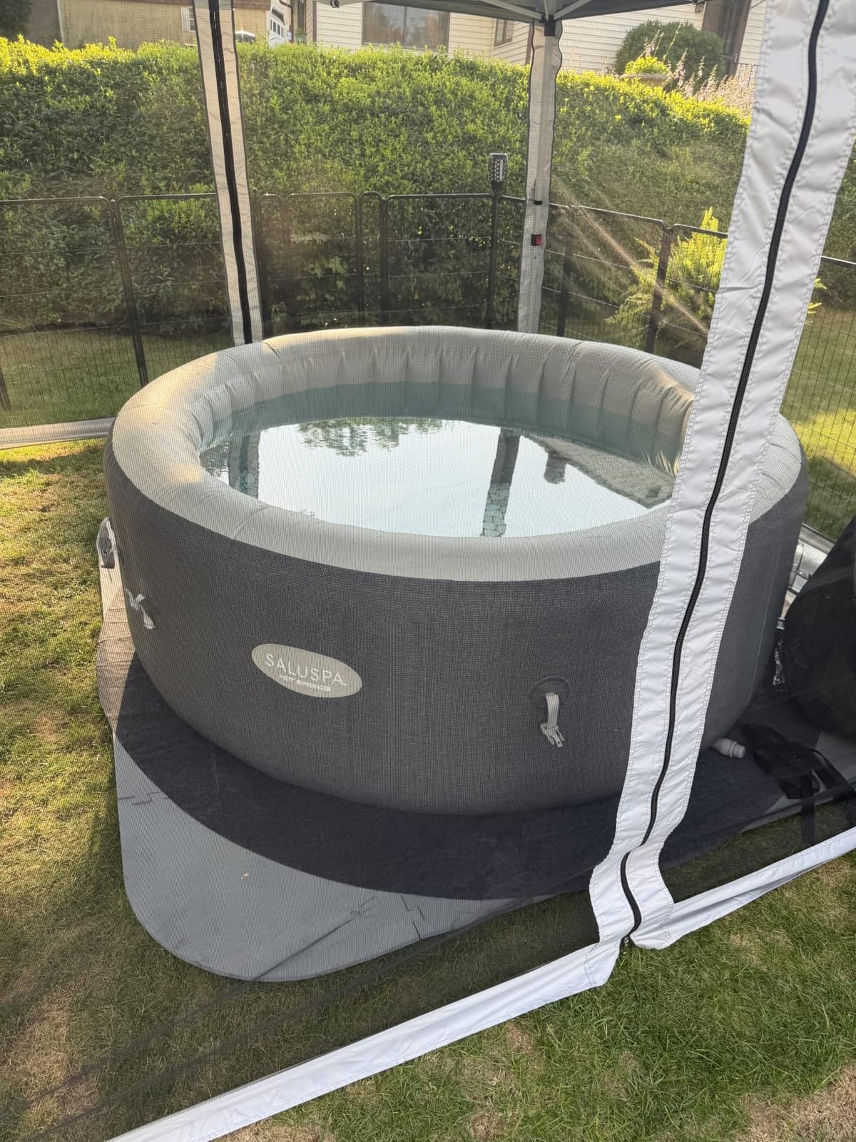 SaluSpa Hot Springs 2-4 Person Round Inflatable Hot Tub, Energy-Efficient customer photo 1