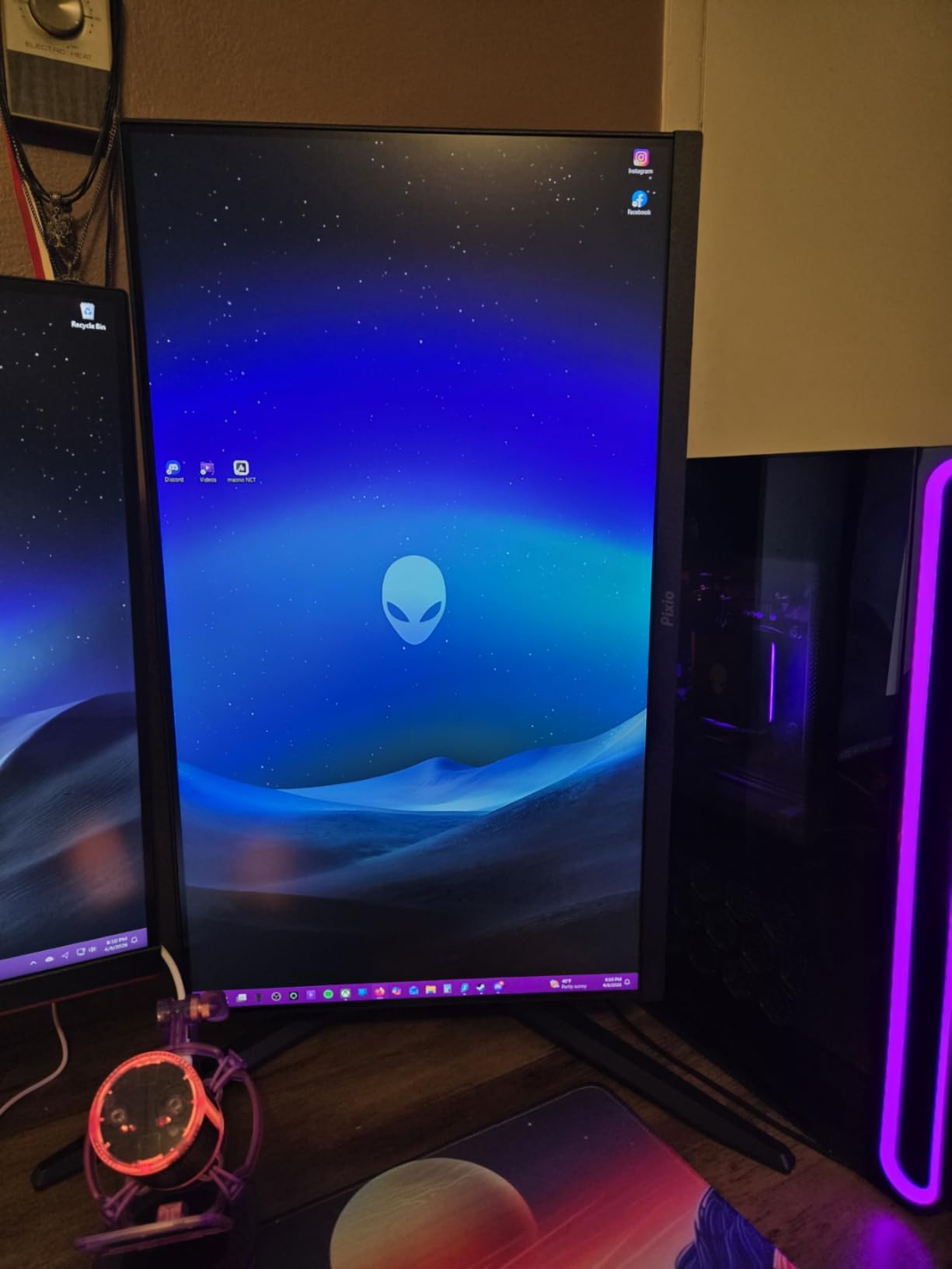 Pixio PX257 Hayabusa White 24.5 inch (24 inch / 25 inch Equivalent) 300Hz Refresh Rate FHD 1080p Resolution Fast IPS Panel 1ms GTG Response Time Gaming Monitor customer photo 1