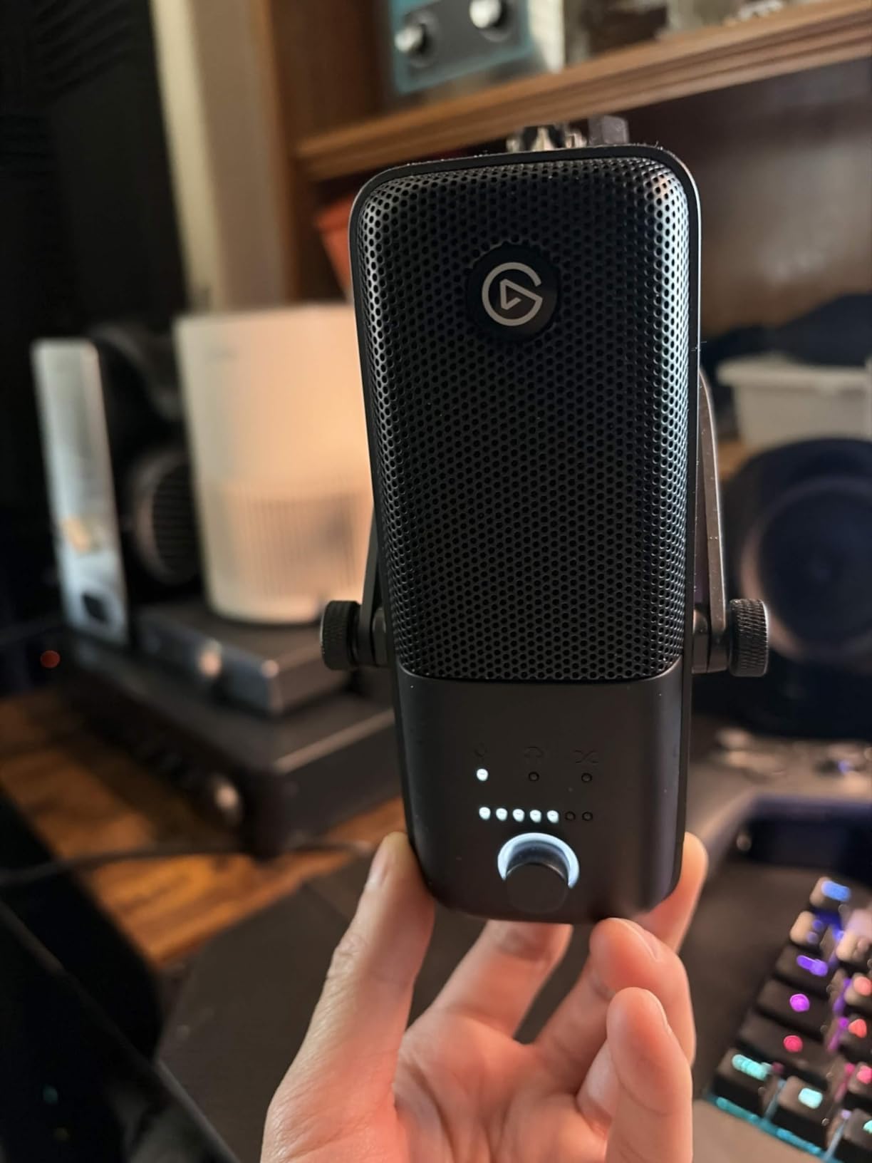 Elgato Wave:3 MK.2 USB Condenser Microphone, DSP Effects | Clipguard 2.0 protection, Auto Gain calibration, Onboard voice enhancer, compressor, EQ, Multifunction dial, USB-C customer photo 2