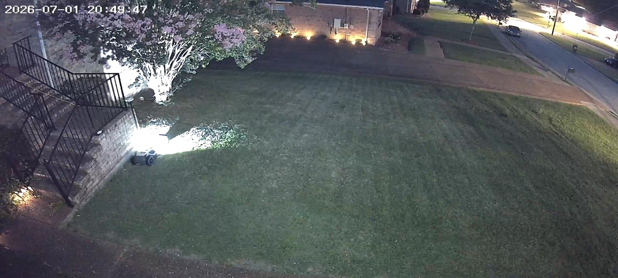 ANTHBOT M5 Robot Lawn Mower 1/8 Acre, Dual Vision+Full-Band RTK Robotic Lawnmower, No Perimeter Wire, App Control Obstacle Avoidance, 45% Slope, Cutting Height, Multi-Zone Mapping customer photo 2
