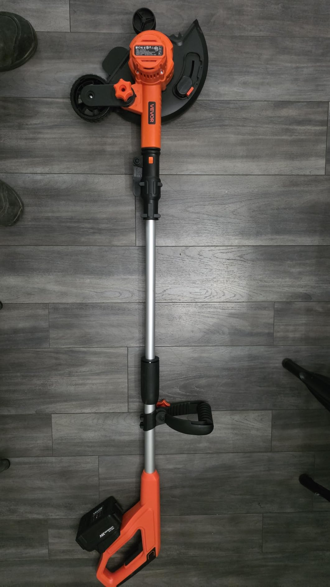 VEVOR Lawn Edger, 8-inch Blade Length, 12 Amp Electric Edger Lawn Tool, 4000 RPM, with 3-Position Blade Depth, 65 Mn, Pivoting Handle, Dual Wheels, for Lawns, Driveways, Yards, and Sidewalk Edges customer photo 2