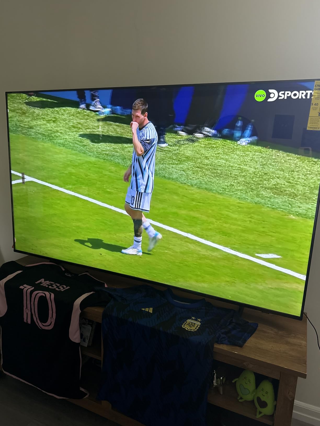 Samsung 50-Inch Class U8000H Series Crystal UHD, 4K, Smart TV, 2026 Model | Samsung Vision AI Companion, Crystal Processor 4K, Endless Free Content, Motion Xcelerator, Color Booster, 4K Upscaling customer photo 1