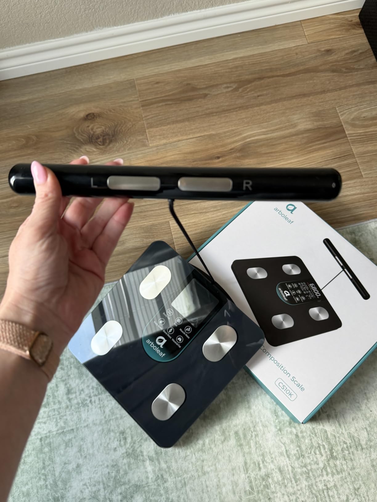 arboleaf Smart Scale for Body Weight, Dual-Frequency 8-Electrode BIA | 7-in-1 display shows key stats fast; App unlocks 50+ metrics, trend charts, family profiles, plus data syncing and reports customer photo 1