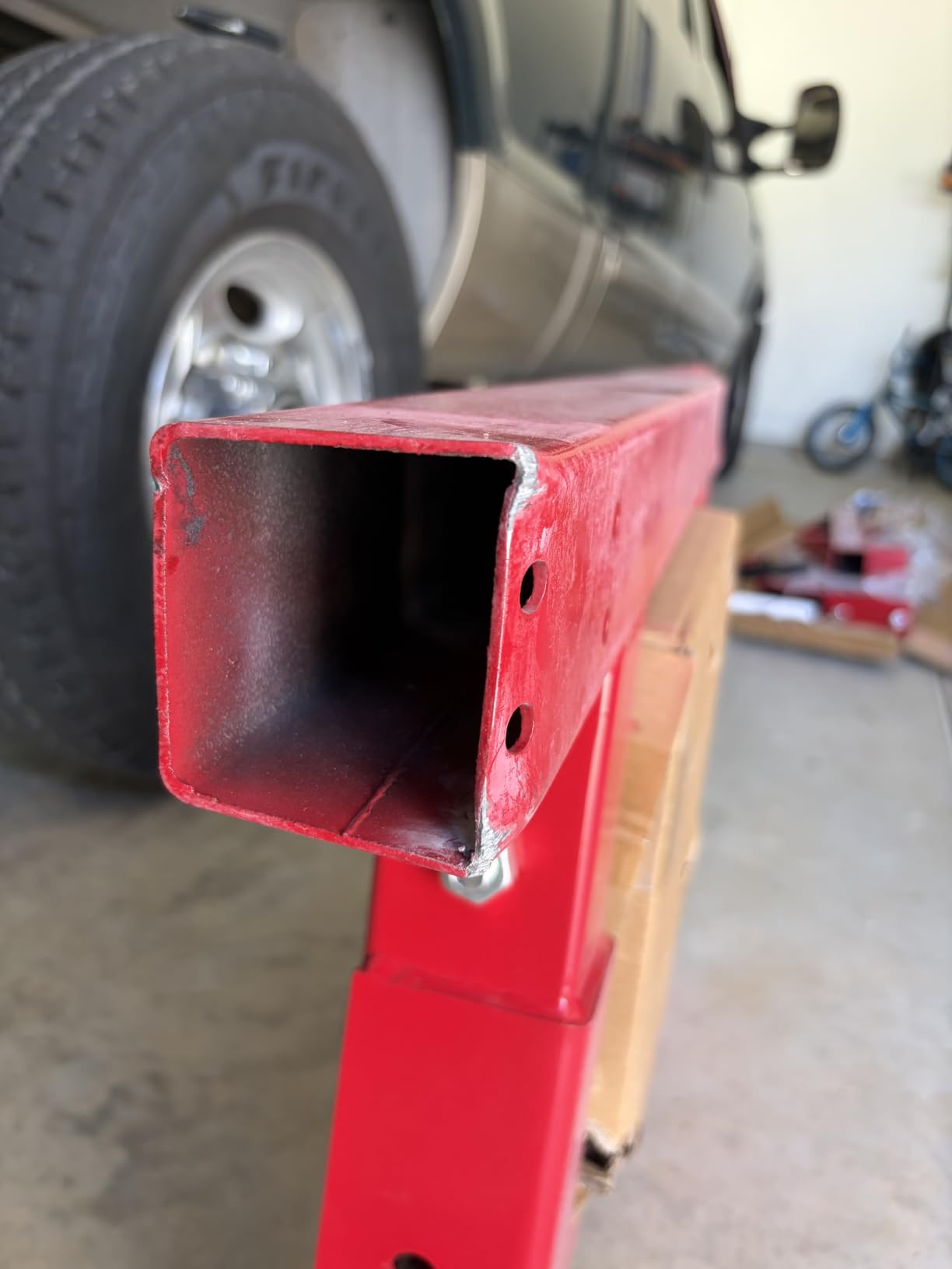 Garvee 2 Ton Engine Hoist Cherry Picker with Lever, 4400 Lbs Capacity with 6 Steel Casters & Foldable Design - Heavy-Duty Portable Hydraulic Crane for Truck Engines, Boat Motors, Farm Equipment customer photo 1