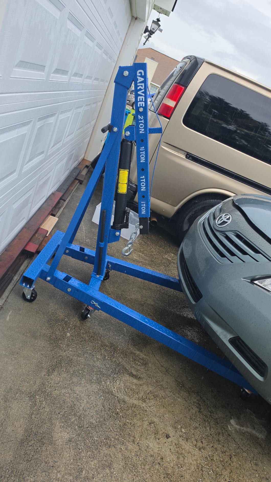 Garvee 2 Ton Engine Hoist Cherry Picker with Lever, 4400 Lbs Capacity with 6 Steel Casters & Foldable Design - Heavy-Duty Portable Hydraulic Crane for Truck Engines, Boat Motors, Farm Equipment customer photo 2