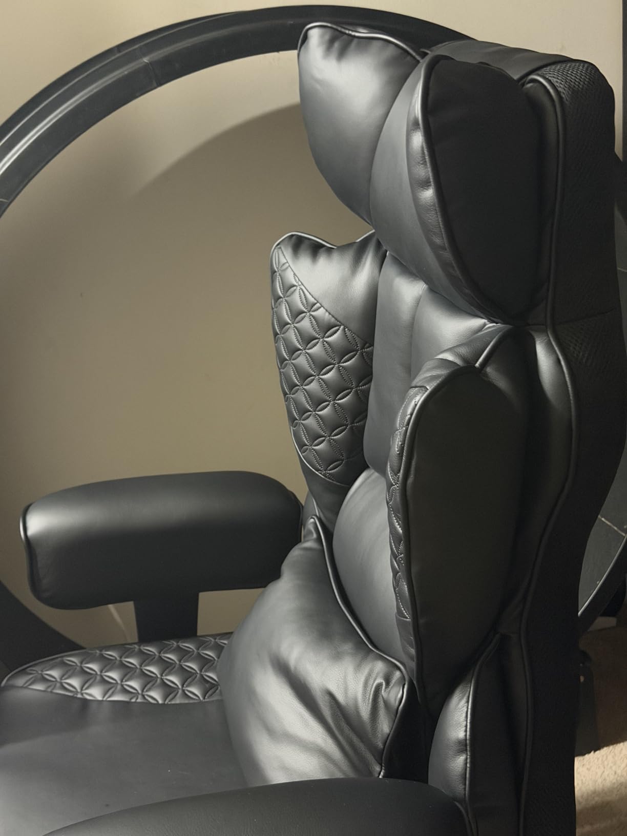 GTPLAYER Big and Tall Gaming Chair 400lbs Heavy Duty Office Chair with Footrest, High Back Pocket Spring Lumbar Support, Ergonomic Wide Comfy Seated Cushion for Lower Back Pain Relief, Carbon-Black customer photo 2