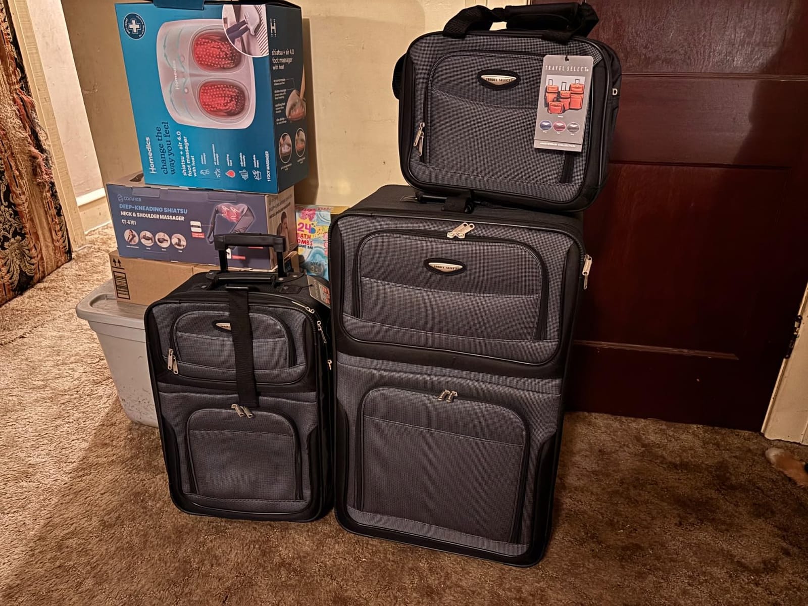 Travel Select Amsterdam Softside Expandable Luggage with Rolling Wheels, Orange, 4-Piece Set (15/21/25/29) customer photo 1