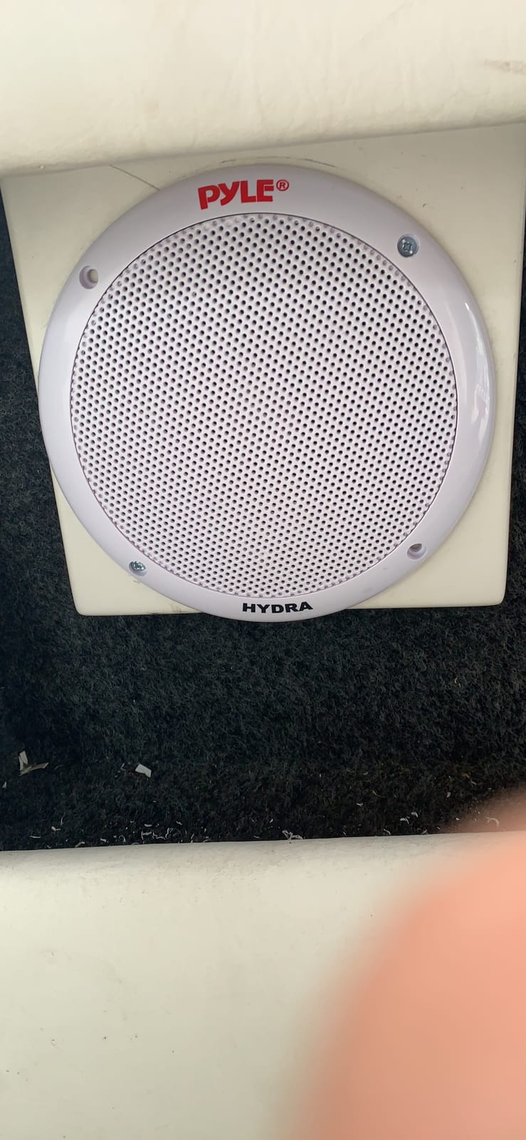 Pyle 6.5 Inch Dual Marine Speakers - 2 Way Waterproof and Weather Resistant Outdoor Stereo Sound System with 400 Watt Power, Polypropylene Cone and Butyl Rubber Surround - 1 Pair - PLMR605W(White) customer photo 1