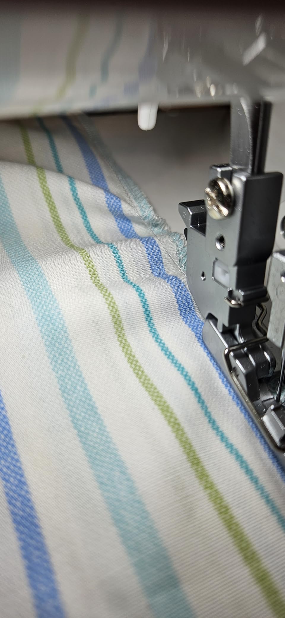 Juki MO-114D 2/3/4 Thread Overlock Sewing Machine customer photo 2
