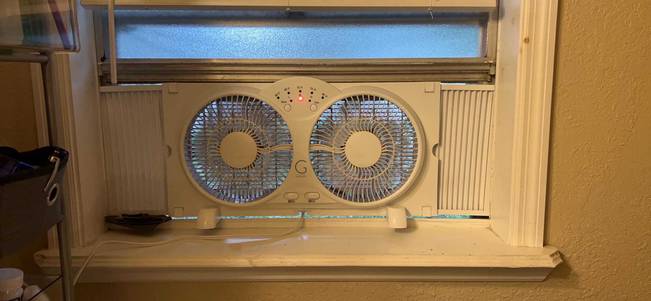 Genesis Twin Fan High Velocity Reversible AirFlow Fan, LED Indicator Lights Adjustable Thermostat & Max Cool Technology, ETL Certified, White (A1WINDOWFAN) customer photo 1