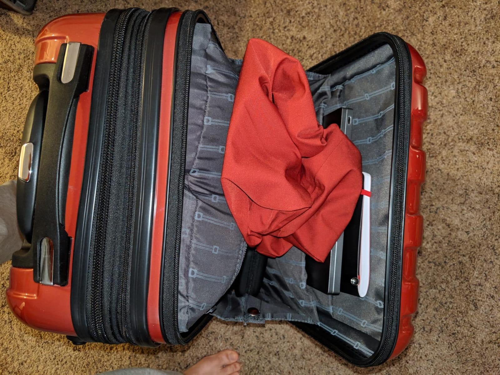 DELSEY PARIS Helium Aero, 28 Inch Checked-Large Luggage, Brushed Charcoal customer photo 1