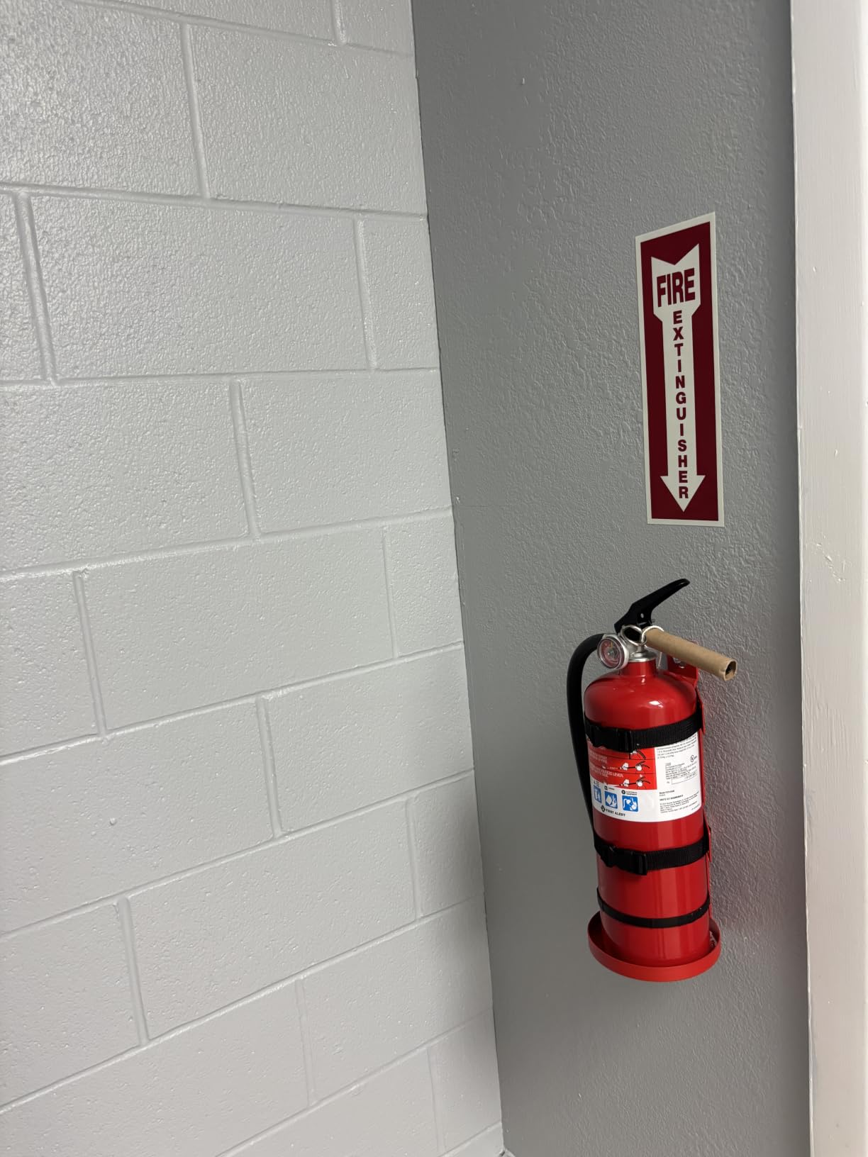 First Alert Fire Extinguisher, Heavy Duty for Home & Commercial Use customer photo 2