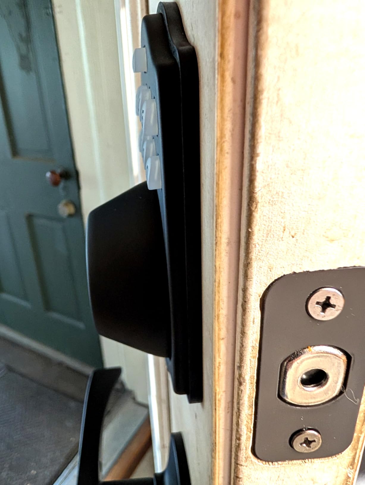 Amazon Basics Electronic Keypad Deadbolt Door Lock with Auto Lock, Customizable User Codes, One-time Codes, Touch-Control Keyless Entry, Traditional, Satin Nickel, 1-Pack customer photo 1
