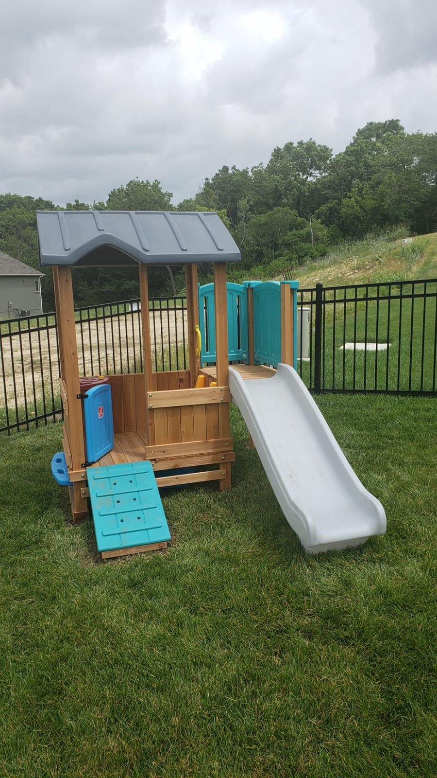 Step2 Woodland Adventure Playhouse & Slide, Kids Outdoor Playset, Backyard Playground Set, Swings, Storage Drawer, Made of Wood & Durable Plastic, Outside Jungle Gym, for Children 3-8 Years Old customer photo 2