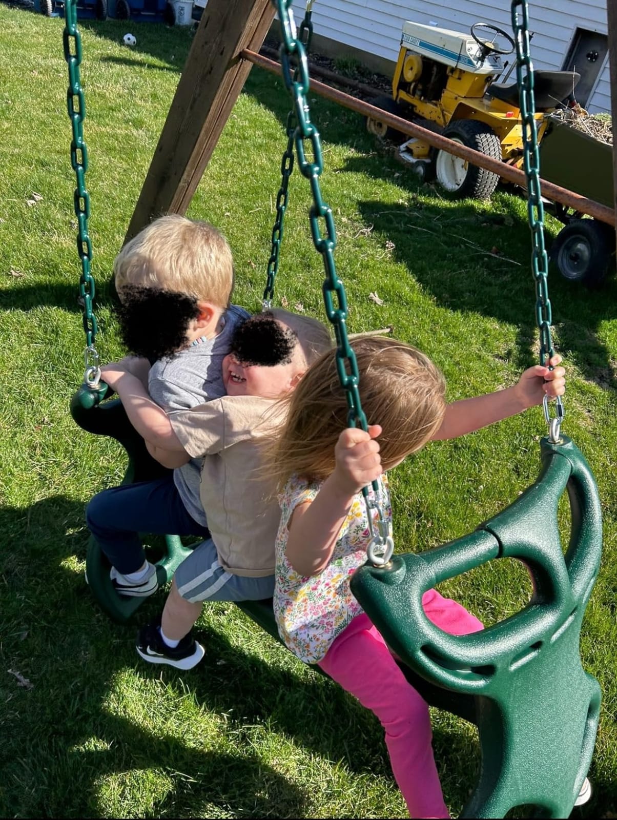 Gorilla Playsets 04-0037-G Dual Ride Glider Back-to-Back Tandem Swing, Green, Green Plastic Coated Chains, Multi-Child Swing customer photo 2