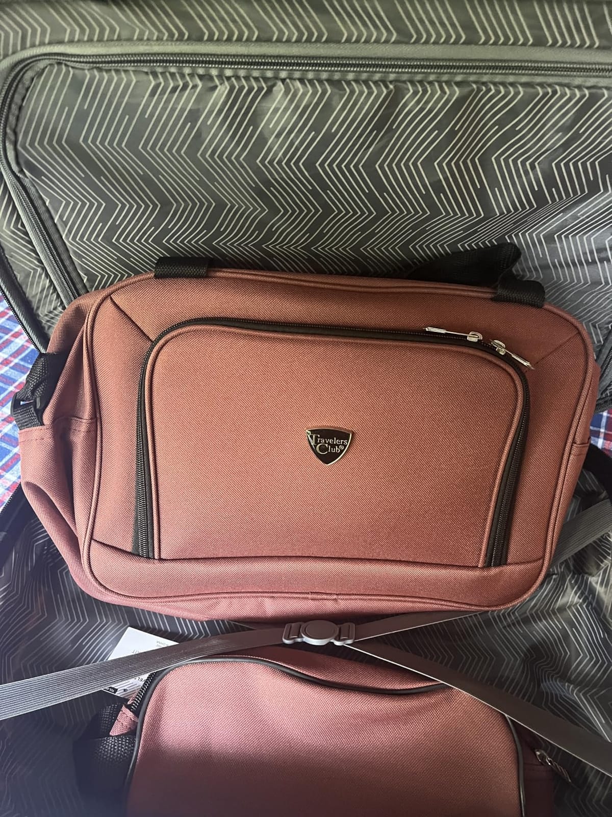 Travelers Club Chicago Hardside Expandable Spinner Luggage, Rose Gold, 3 Piece Set customer photo 1