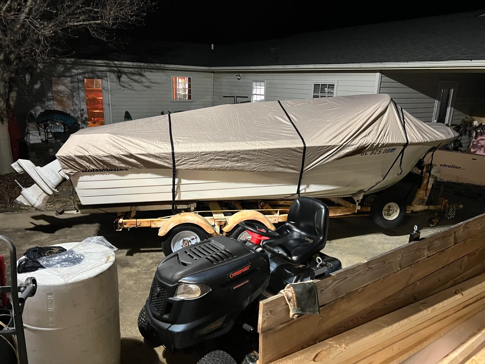 GEARFLAG Trailer Boat Cover 600D Heavy Duty Waterproof Marine Grade UV Resistant fits V-Hull Tri-Hull Runabouts Fishing Boat Reinforced Adjustable Side Straps (16' - 18.5' Long, Beam Width 98