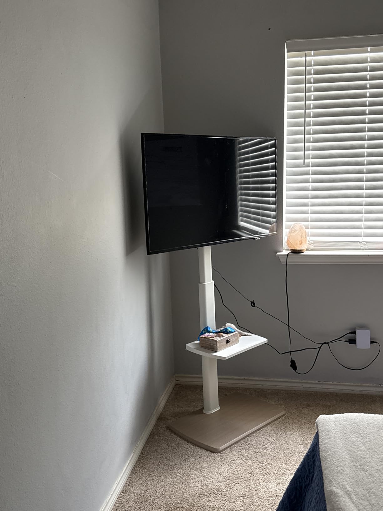 FITUEYES Floor TV Stand for 32-75 Inch TVs with Height Adjustable, Black customer photo 2