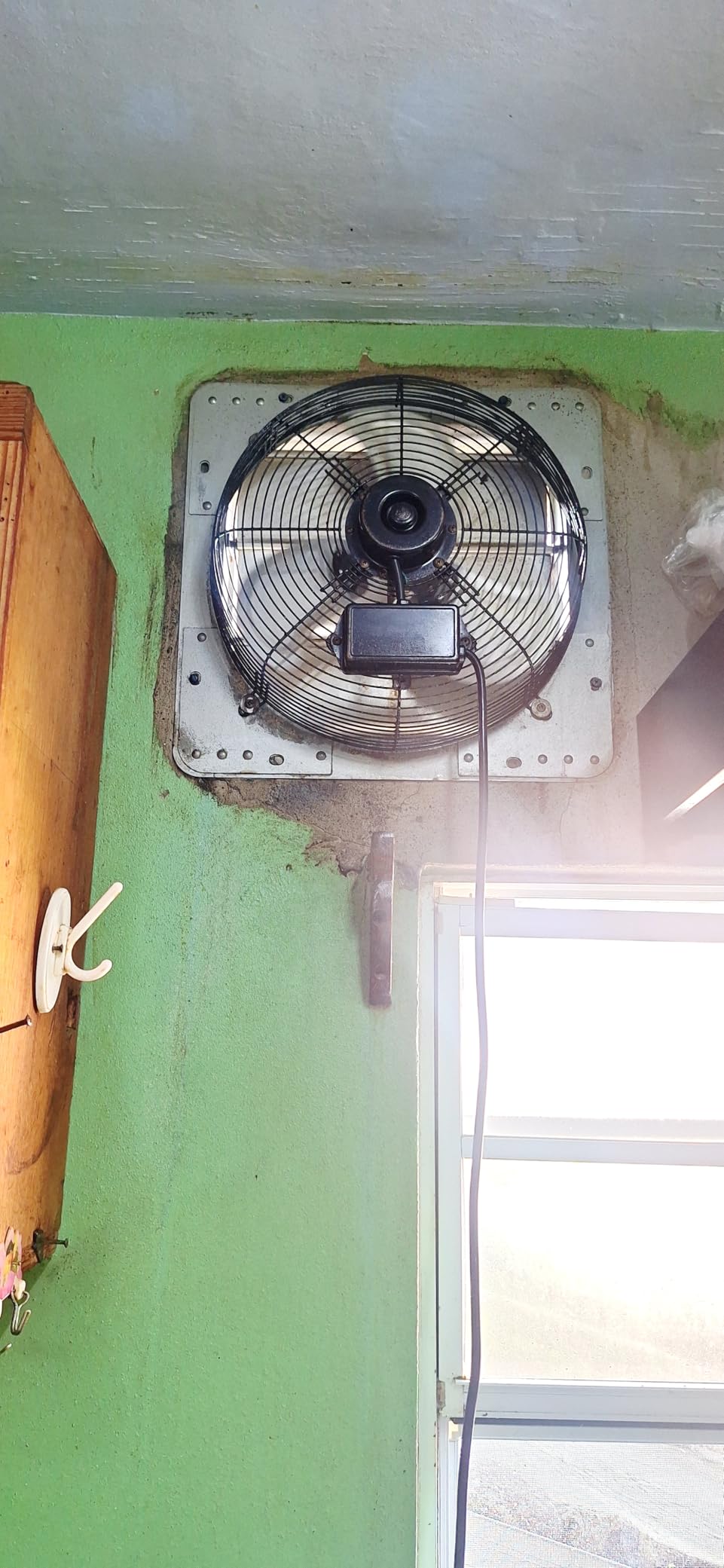 VENTISOL 14 Inch Shutter Exhaust Fan Wall Mounted, Aluminum Blades, with 1.65 Meters Power Cord Kit, Max.1950CFM, Ventilation Fan for Garage,Greenhouse,Attic,Shed,Shop-Black customer photo 2