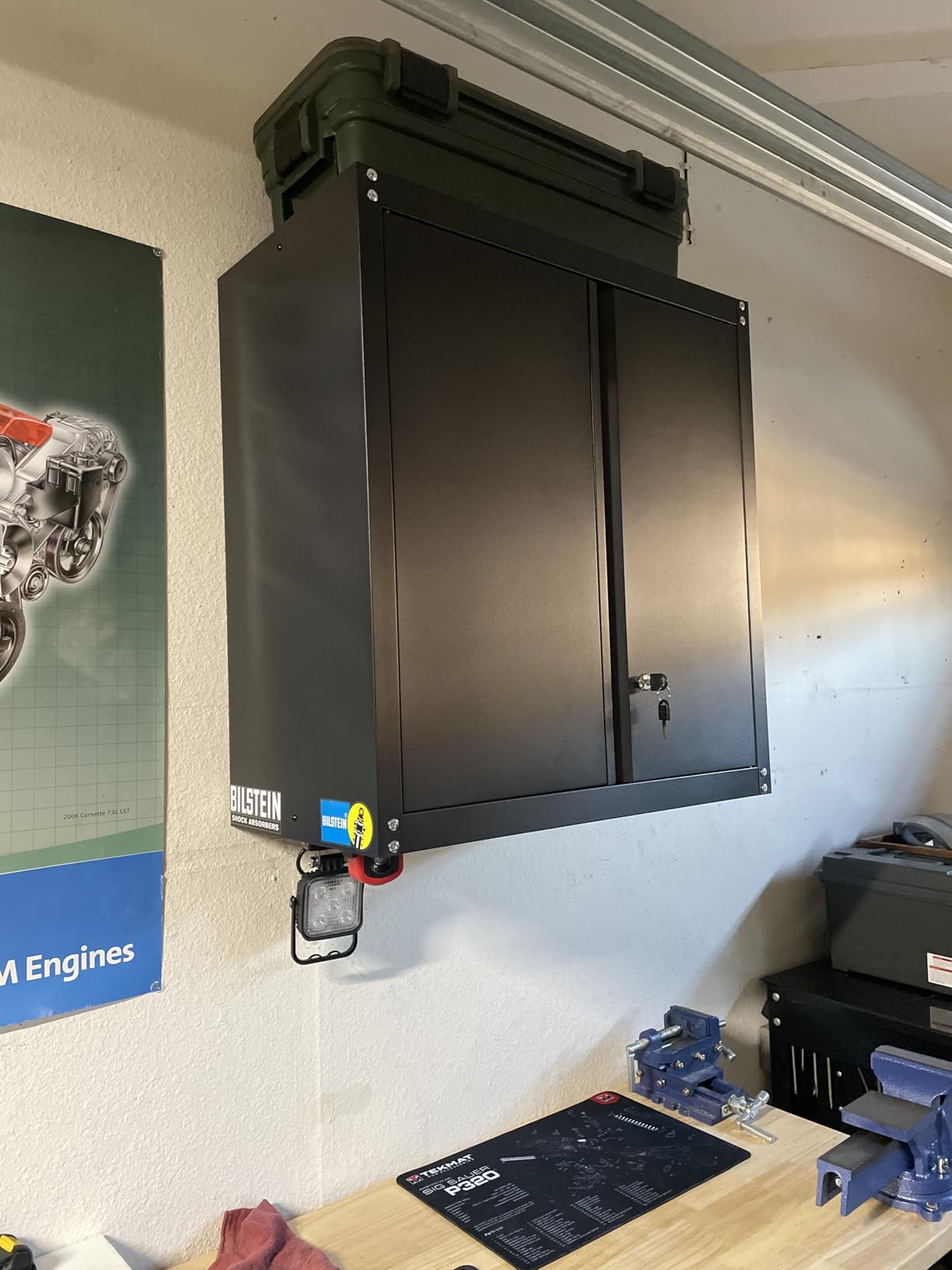 GREATMEET Locking Metal Garage Wall Cabinet with Doors and Shelf customer photo 1