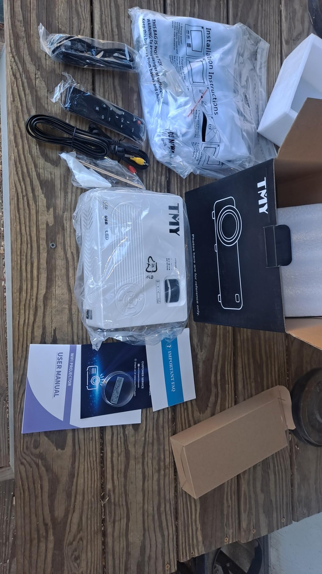 TMY Native 1080P Projector with WiFi and Bluetooth, with 80in Screen customer photo 2