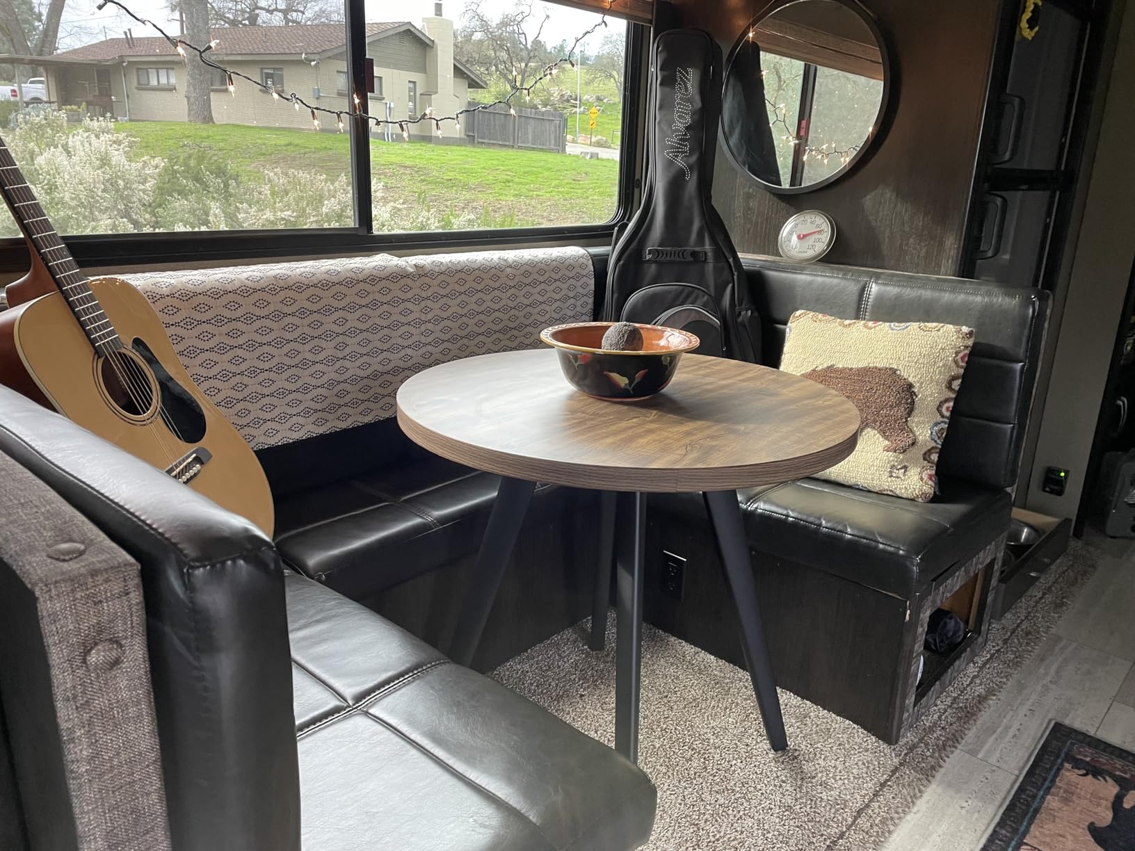 Round Dining Table for 2, 31.5