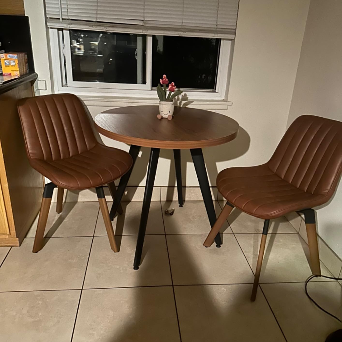 Round Dining Table for 2, 31.5
