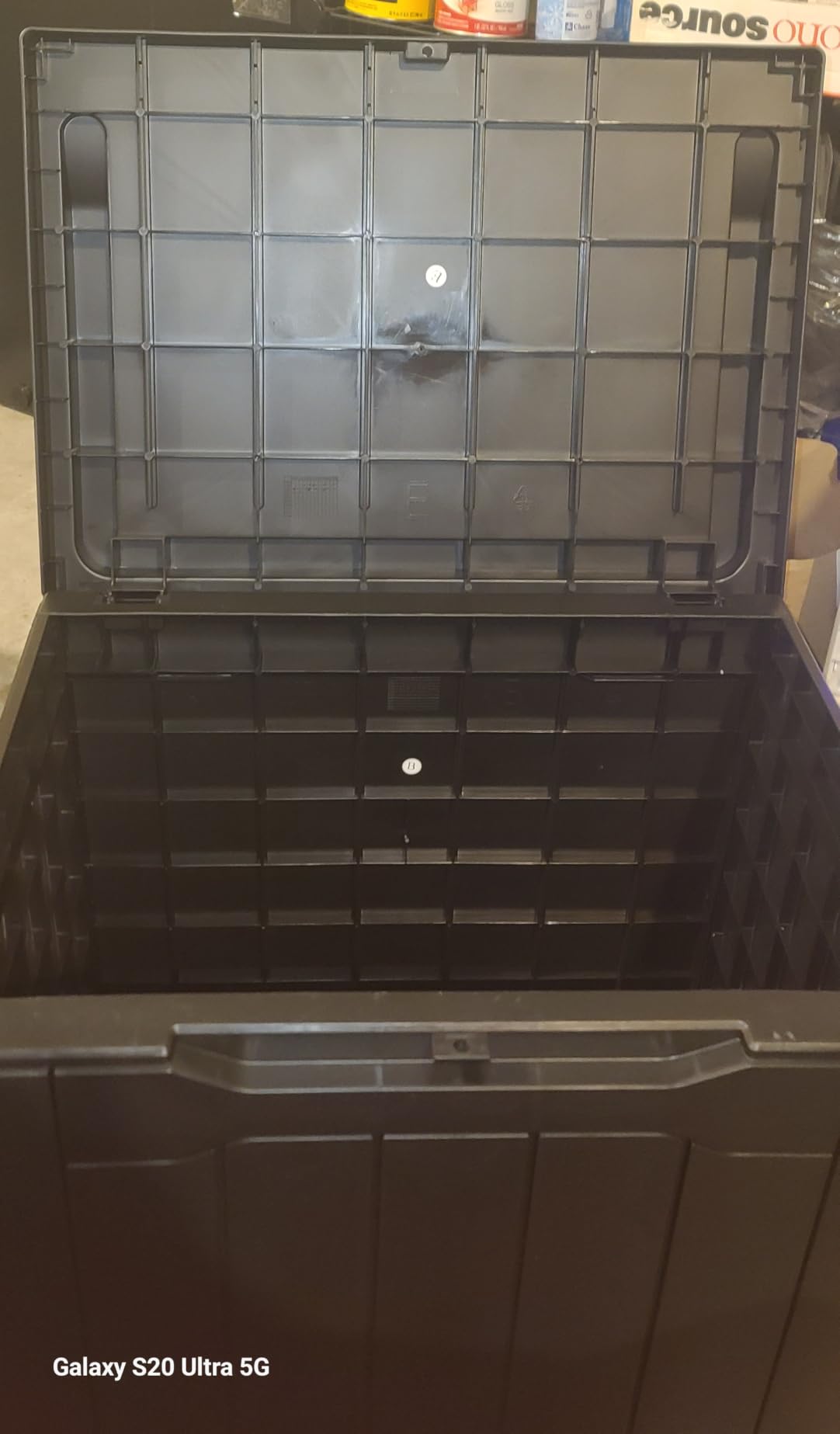 Greesum Outdoor Storage Box 31 Gallon Storage Box with Lid for Patio Furniture, Garden Tools, Pool Supplies, Waterproof and UV Resistant, Lockable, Dark Black customer photo 1