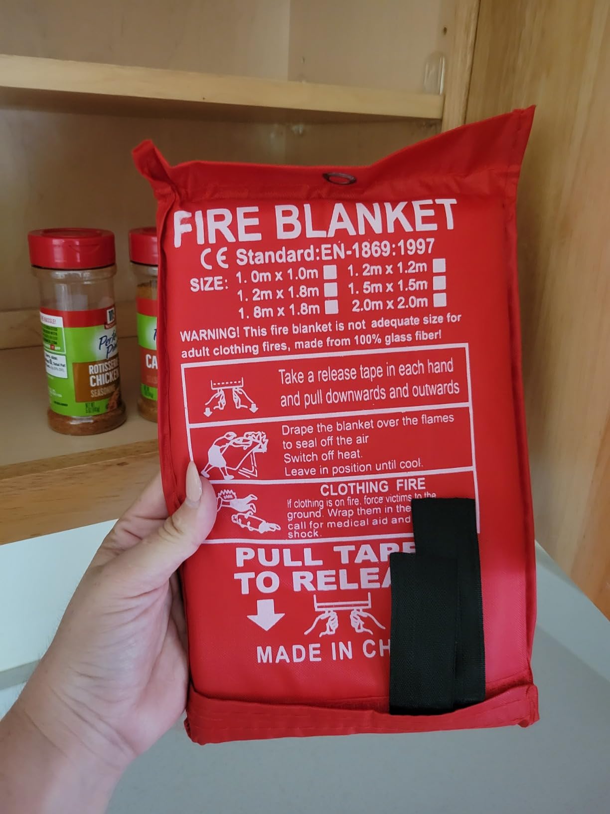 Lancryen Emergency Fire Blanket, Fire Extinguisher Blanket, Fire Suppression Fabric, Flame Retardant Towel Fire Safety Cloth for Home, Kitchen, School, Grill, Car, Office, Warehouse(40” x 40”) customer photo 2