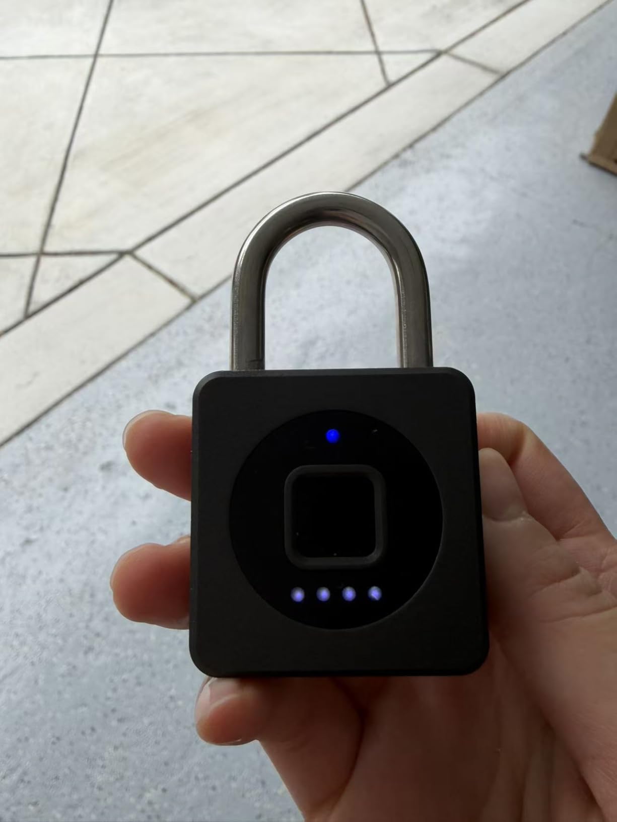 Pothunder Fingerprint Padlock with APP, Waterproof Smart Lock customer photo 2