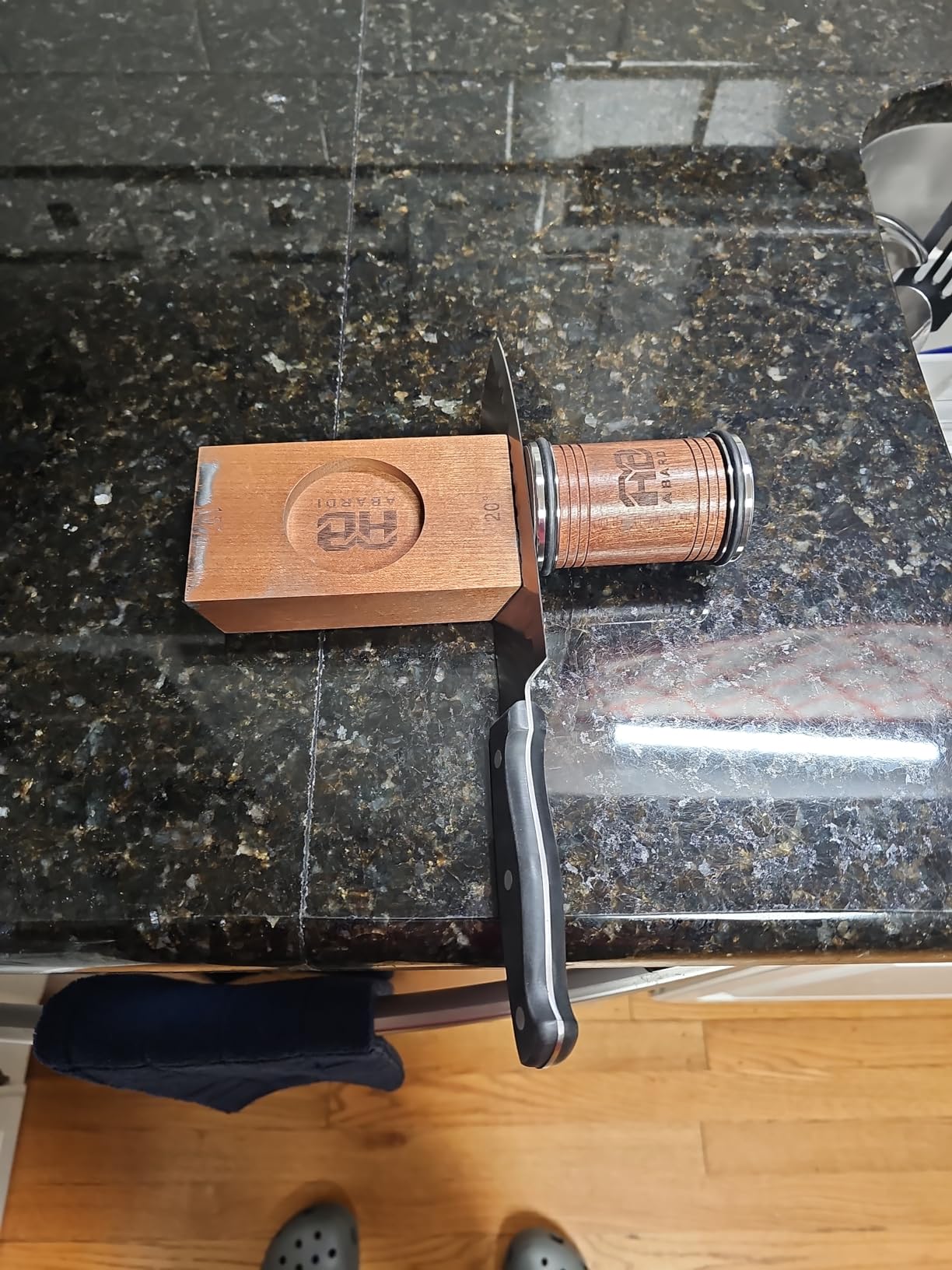 Abardi Rolling Knife Sharpener, Kitchen Tool Gifts for Men (Walnut) customer photo 2