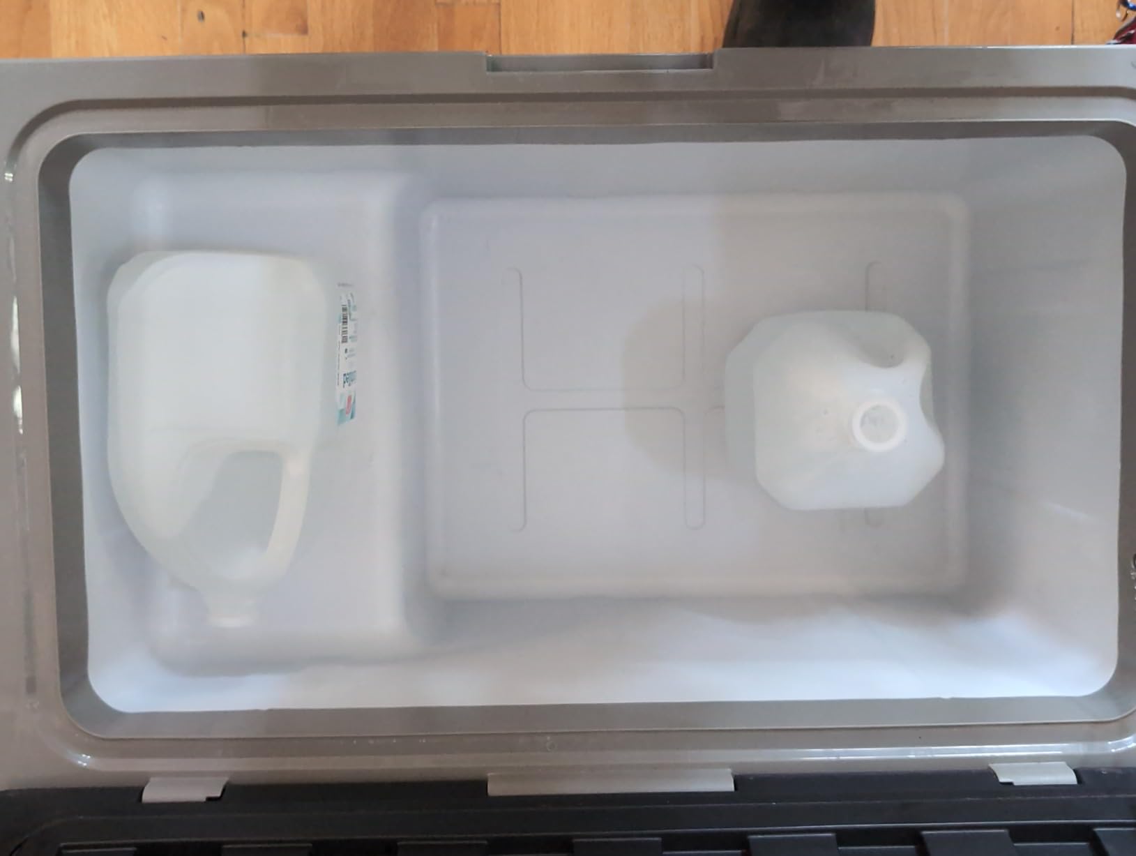 EKOJUCE 12V Refrigerator 69QT Portable Freezer with Wheels customer photo 1