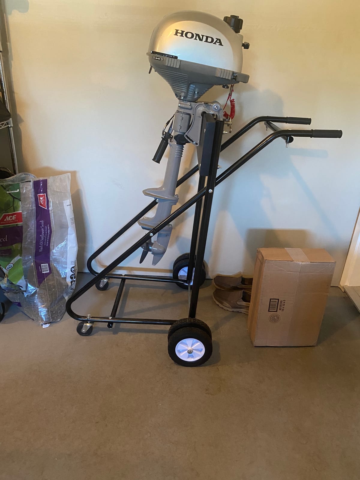 Goplus 330 LBS Outboard Boat Motor Stand, Portable Engine Carrier Cart w/ 4 Rubber Casters, Heavy Duty Support Dolly Storage, Multi-Purpose Engine Stand for Motor Repair, Maintenance (Natural) customer photo 1