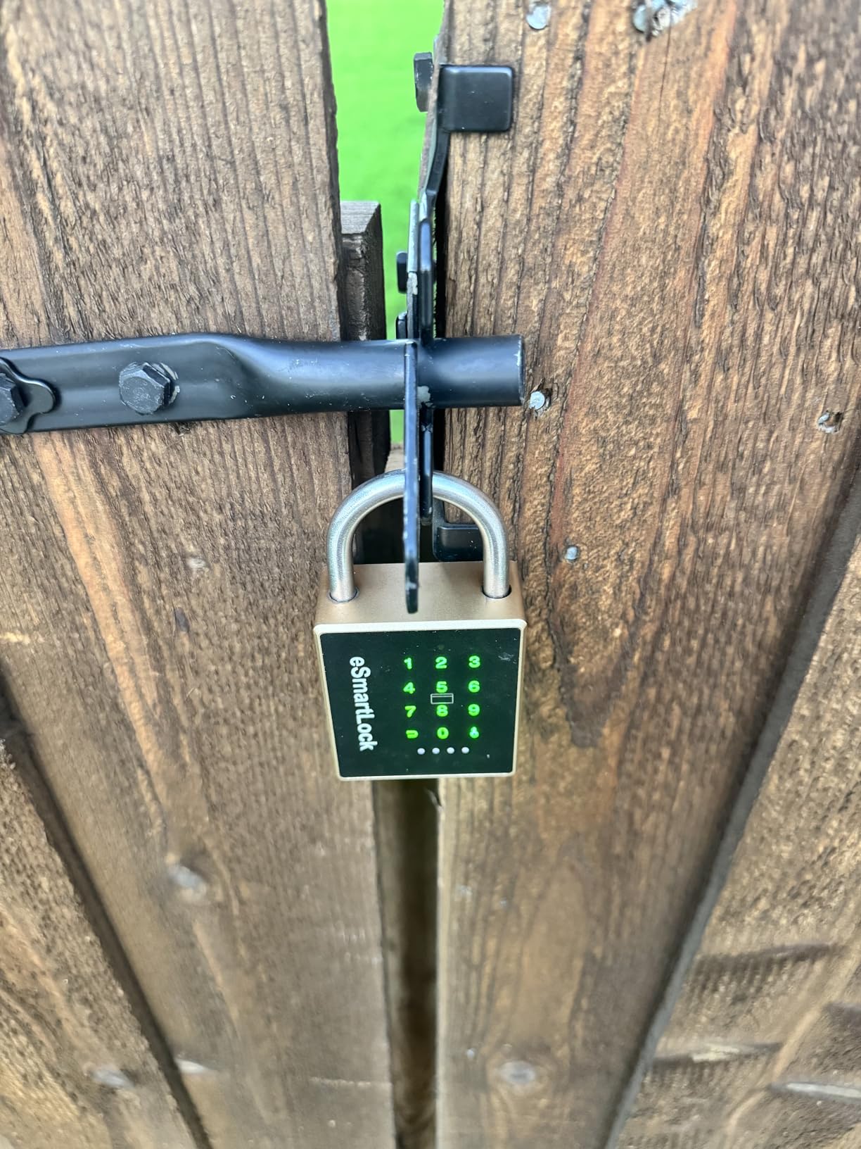 New Smart Padlock with Key, Heavy Duty Combination Padlock, RFID Pad Lock with Codes Bluetooth APP Access, Outdoor Waterproof Electronic Key Lock for Gate Fence Shed Locker Garage Garden customer photo 1
