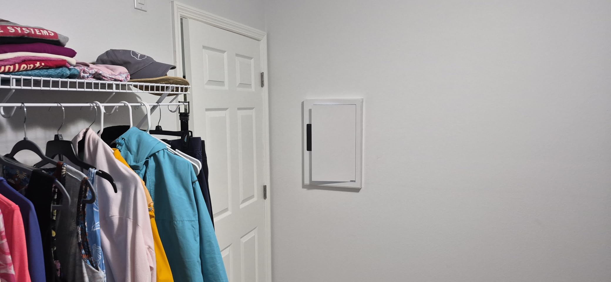 Grimtron Electronic Wall Safe Between 16