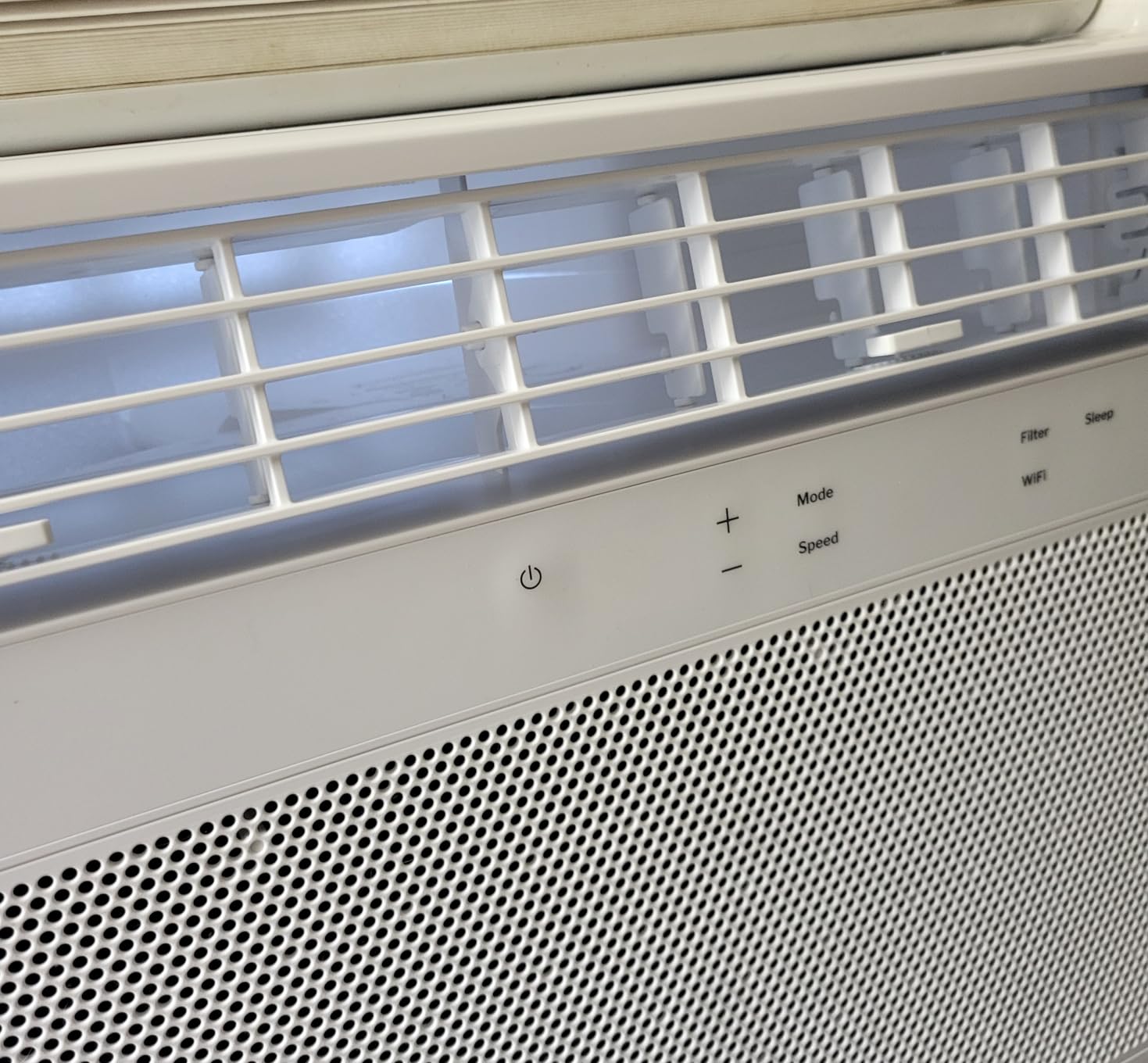 GE Window Air Conditioner 12,000 BTU for Rooms up to 550 sq ft., Wi-Fi Enabled, Energy-Efficient Cooling for Large Rooms, Easy Install Kit, Control Using Remote or Smartphone App, White customer photo 1