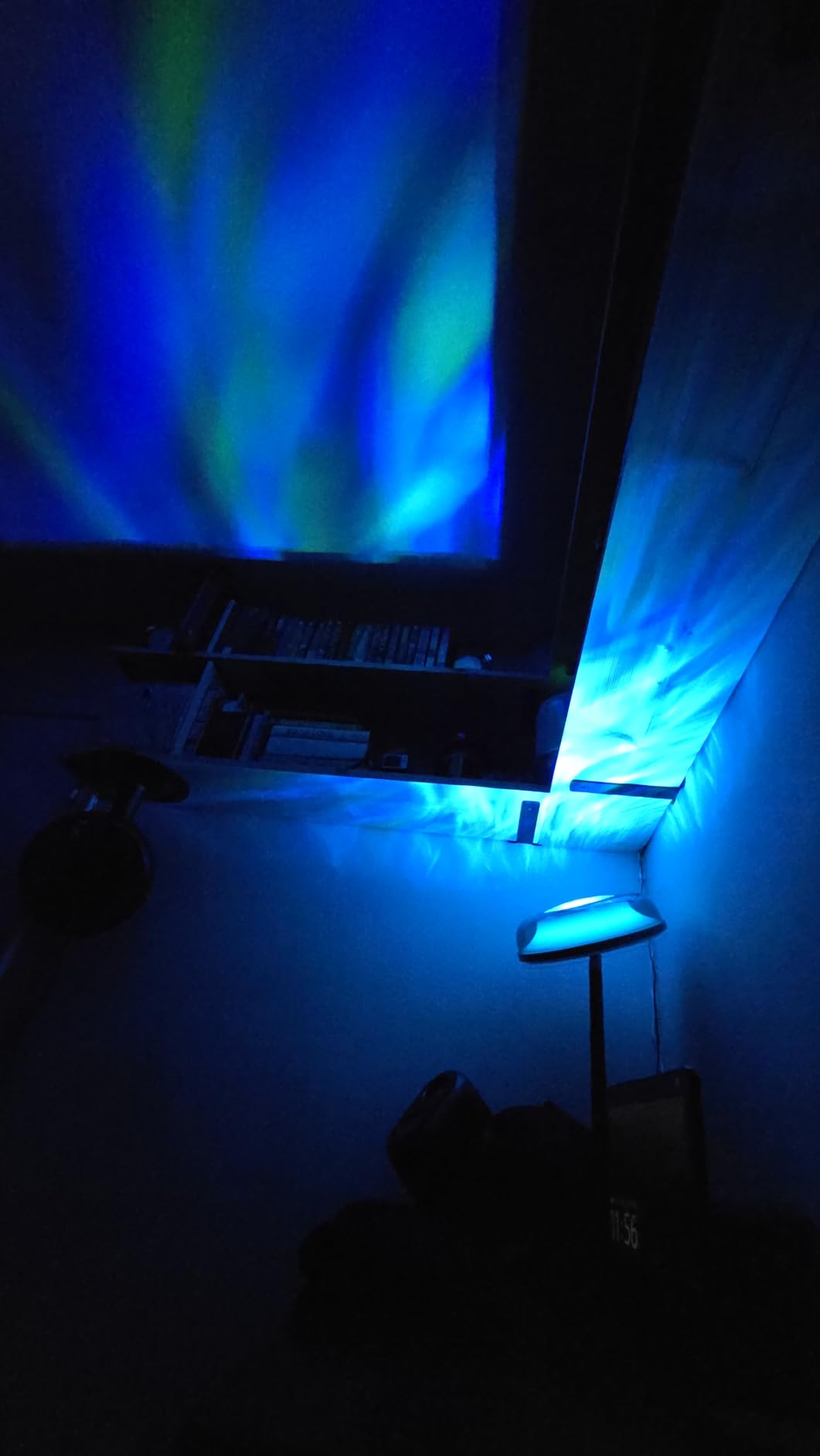 Govee Uplighter Floor Lamp for Living Room, RGBIC Ripple Projector customer photo 1