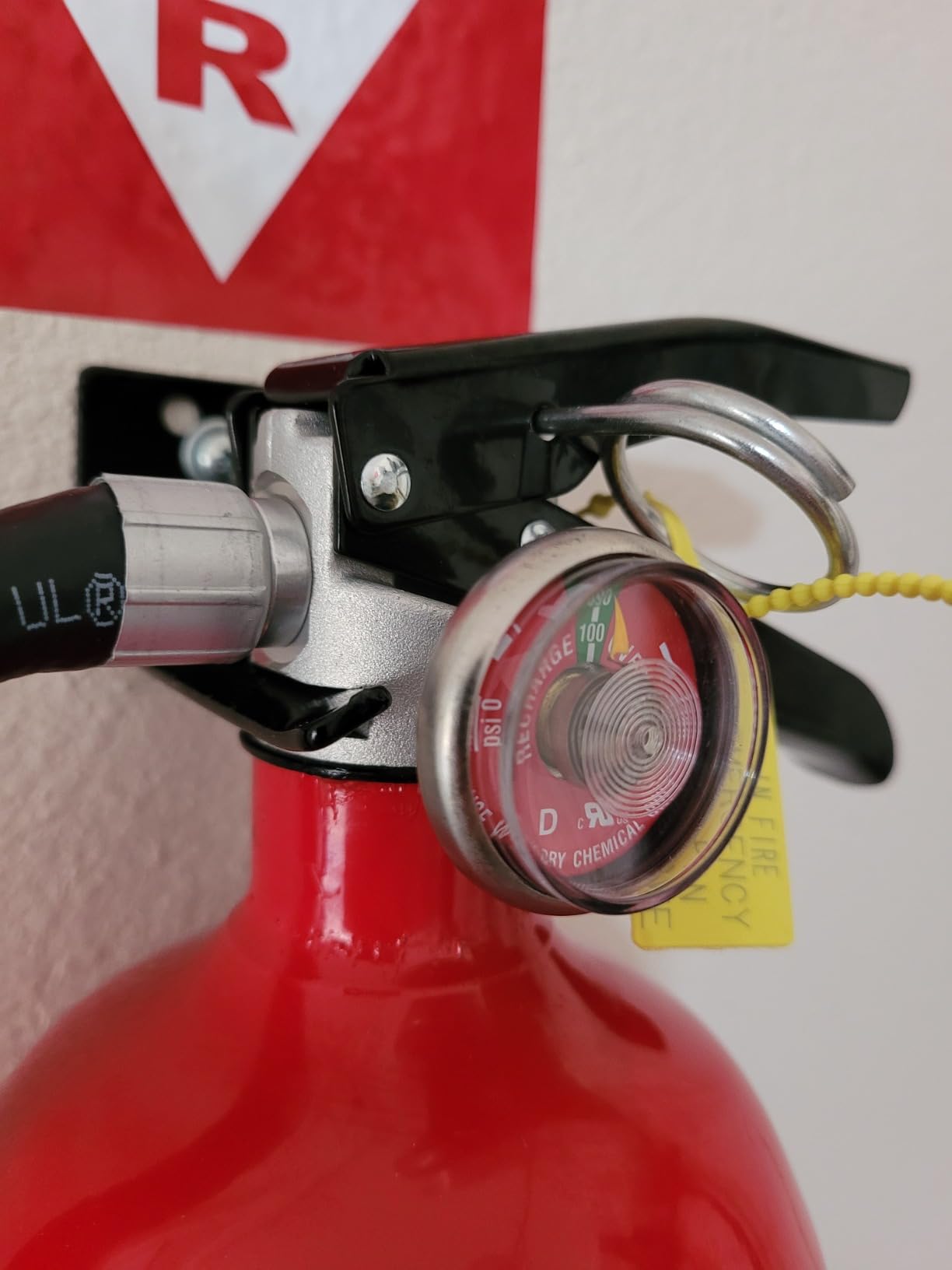 Kidde Pro 340 Commercial Fire Extinguisher, 3A:40-B:C, PRO-5MP-1 customer photo 1