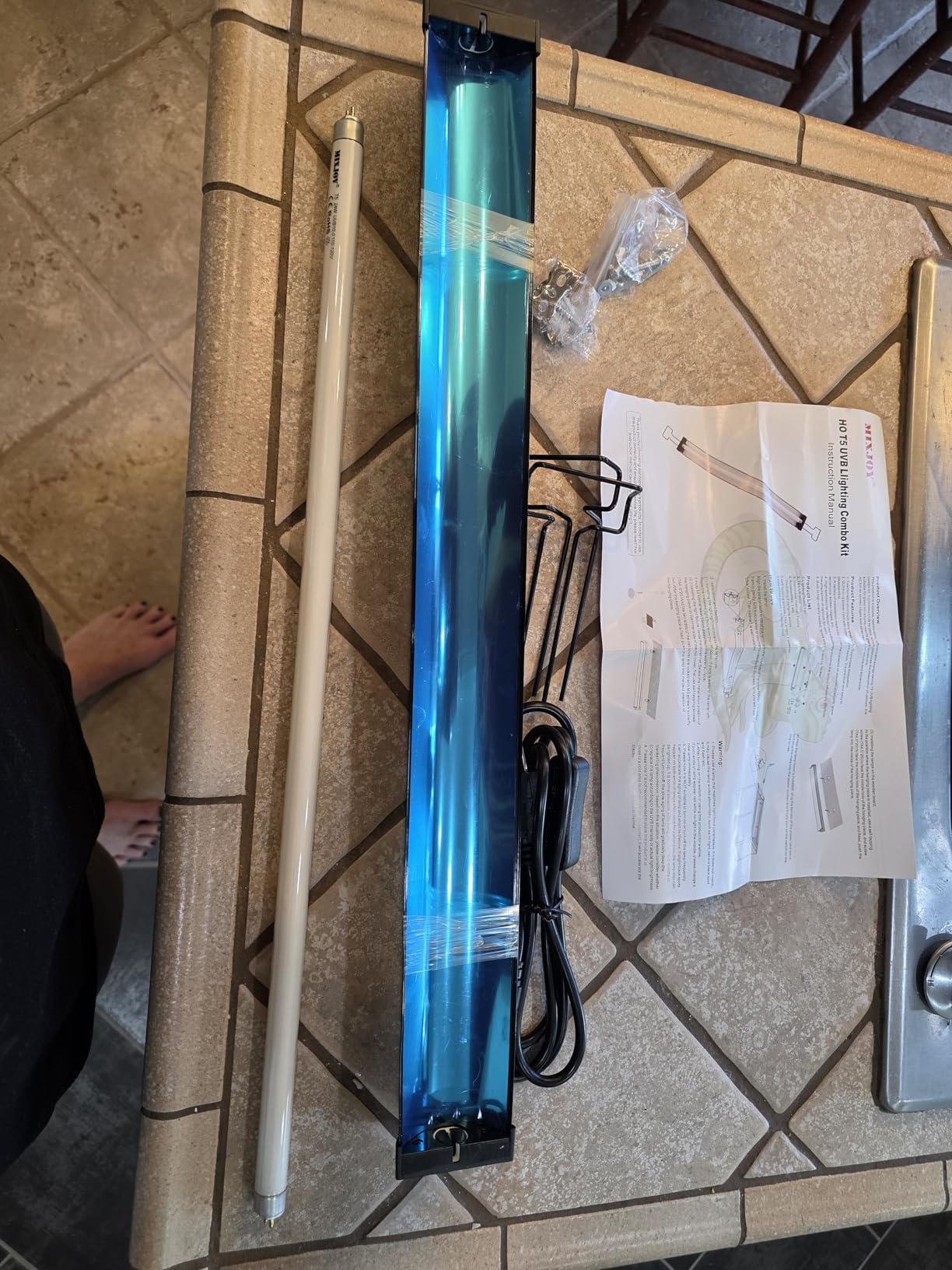 MIXJOY T5 HO UVB Reptile Light Kit, 22Inch 24W 10.0 Bulb for Bearded Dragon customer photo 2
