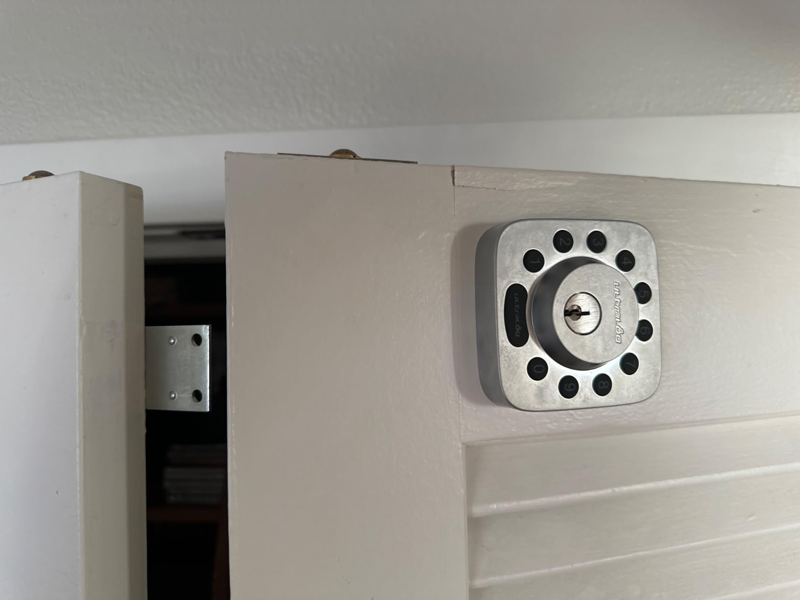 ULTRALOQ Bolt Fingerprint WiFi Smart Lock with Door Sensor, Remote Access customer photo 1