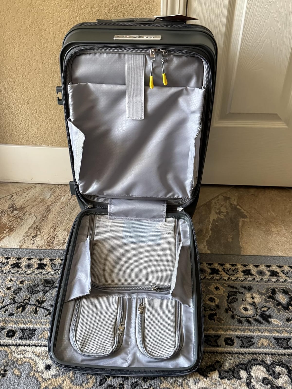 RAINSMORE Expandable Carry on Luggage 20 Inch, Airline Approved Carry on Suitcase with Front Pocket&Laptop Compartment, Hardshell Rolling Travel Luggage with Spinner Wheels,Black customer photo 2