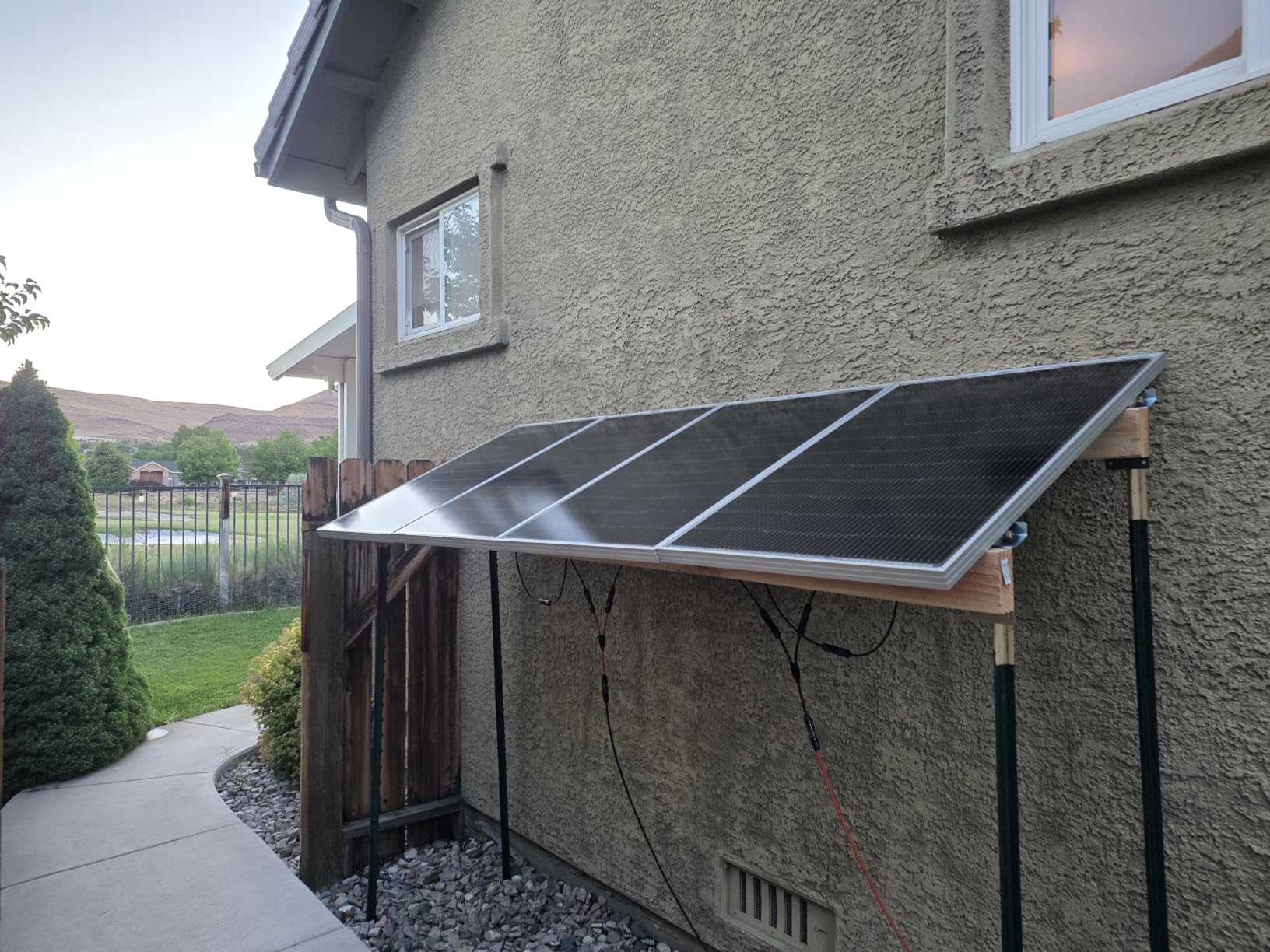 ECO-WORTHY 200 watt Solar Panel N-Type, 2PCS 100 Watt 18V Monocrystalline customer photo 2